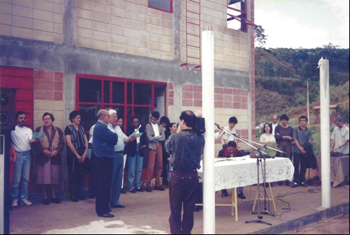 Inaugura